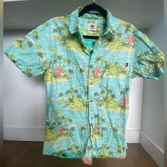 3 For $30 ( Bundle) Rusty Tropical Shirt - Picture 1 of 3